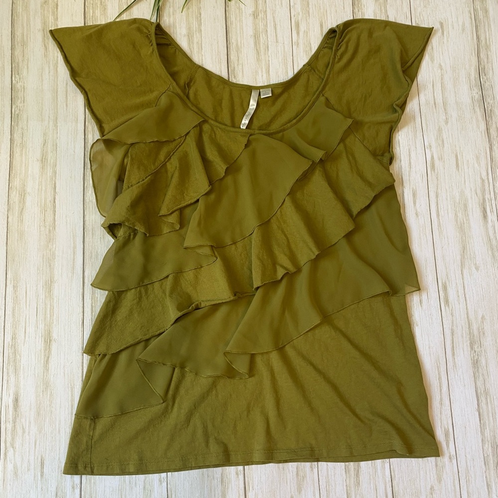 Lauren Conrad green twirled ruffle front top large